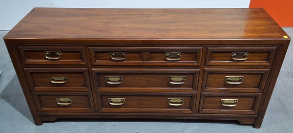 Lot 493 - CHEST OF DRAWERS