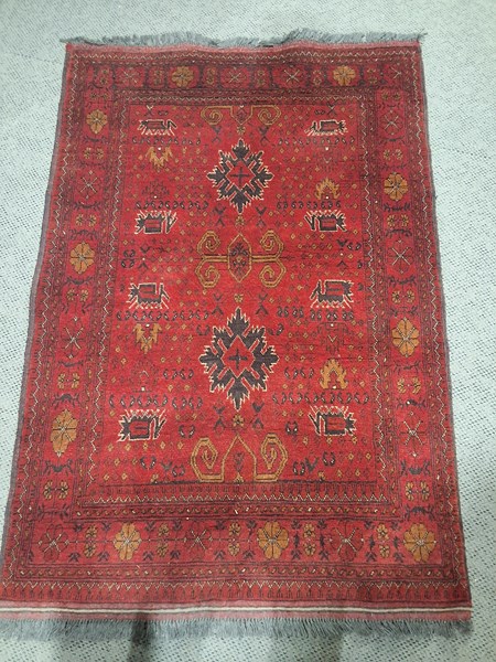 Lot 173 - RUG
