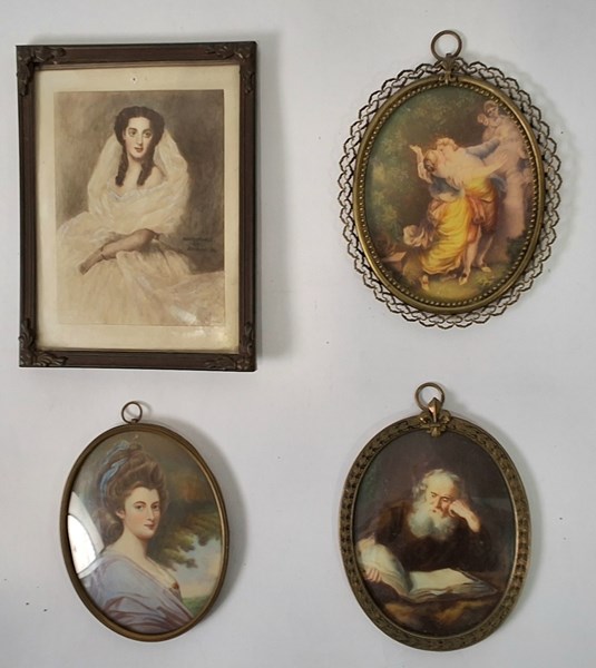Lot 1071 - PAINTED MINIATURES