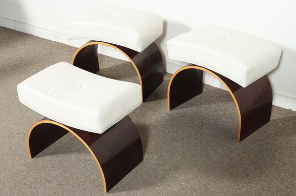 Lot 381 - SET OF STOOLS