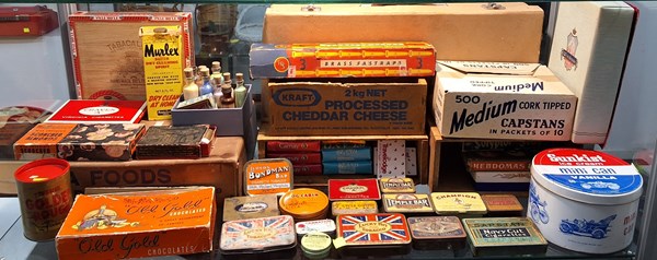Lot 1552 - PACKAGING