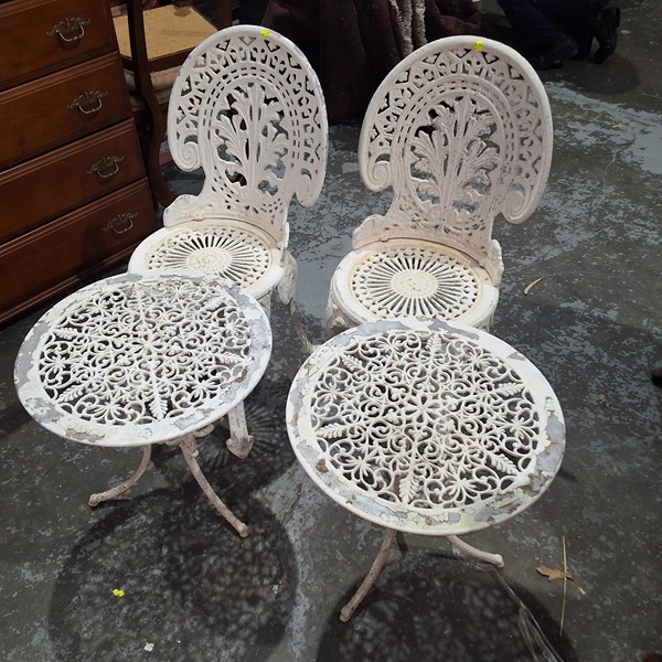Lot 335 - OUTDOOR FURNITURE