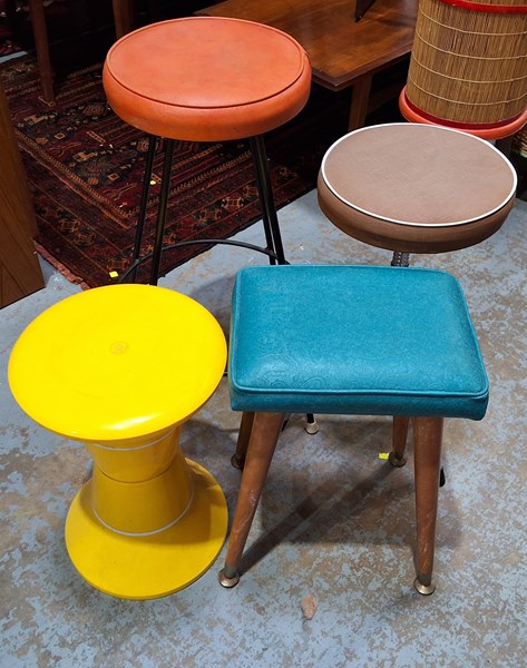 Lot 407 - RETRO STOOLS