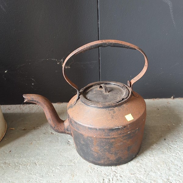 Lot 185 - CAST IRON KETTLE