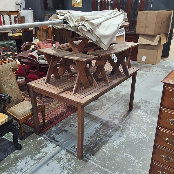 Lot 365 - OUTDOOR FURNITURE