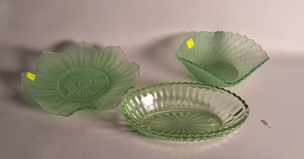 Lot 1430 - URANIUM GLASS DISHES