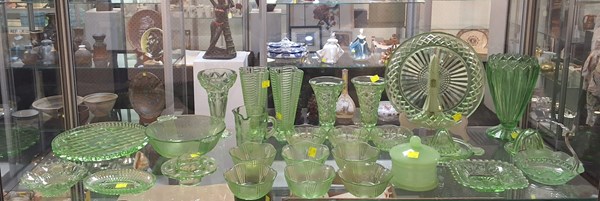 Lot 1175 - DEPRESSION GLASS