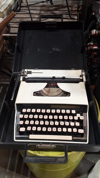 Lot 497 - TYPEWRITER