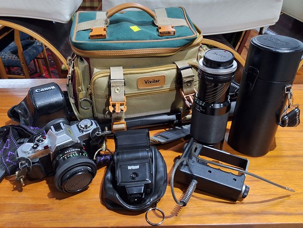 Lot 377 - CAMERA KIT