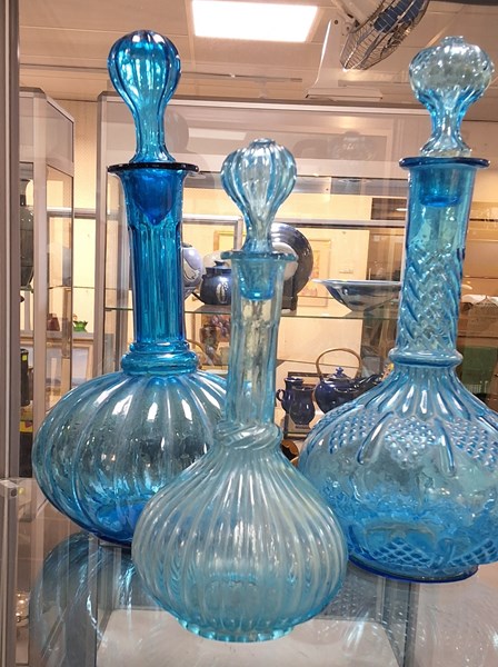Lot 1387 - GENIE BOTTLES