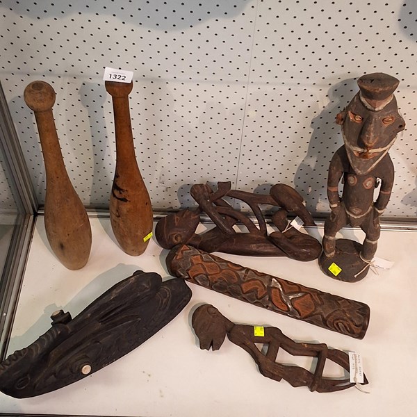 Lot 1322 - TIMBER FIGURES