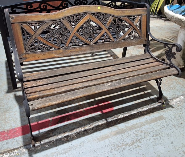 Lot 501 - GARDEN BENCH