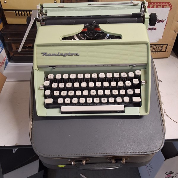 Lot 1349 - TYPEWRITER
