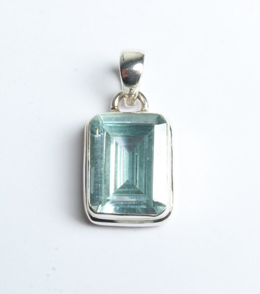 Lot 1043 - SILVER PENDANT