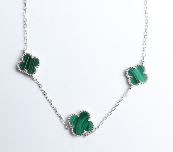 Lot 1005 - SILVER NECKLACE