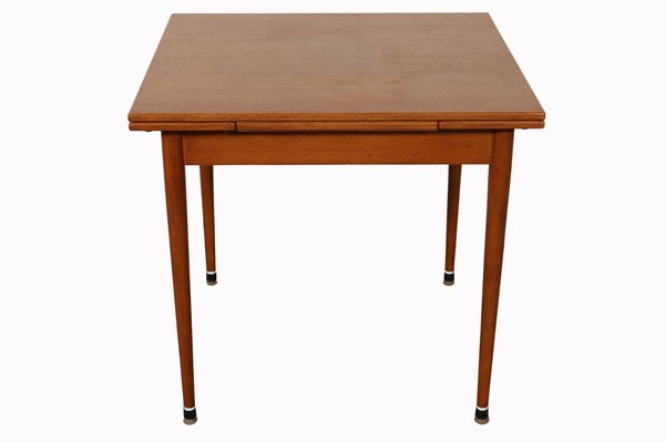 Lot 7 - BREAKFAST TABLE