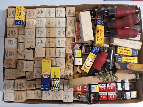 Lot 1371 - RADIO VALVES