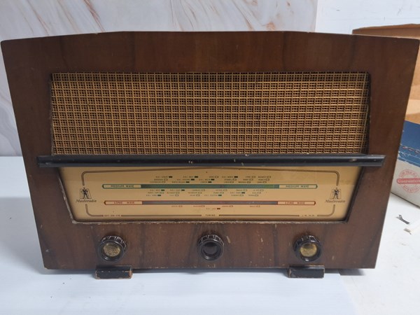 Lot 1325 - RADIO