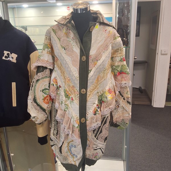 Lot 1234 - JACKET