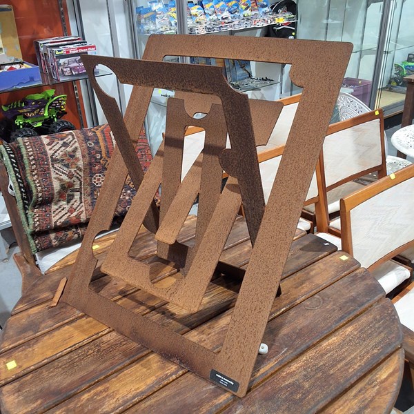 Lot 371 - GARDEN ART