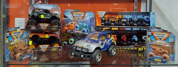 Lot 1500 - MONSTER TRUCKS
