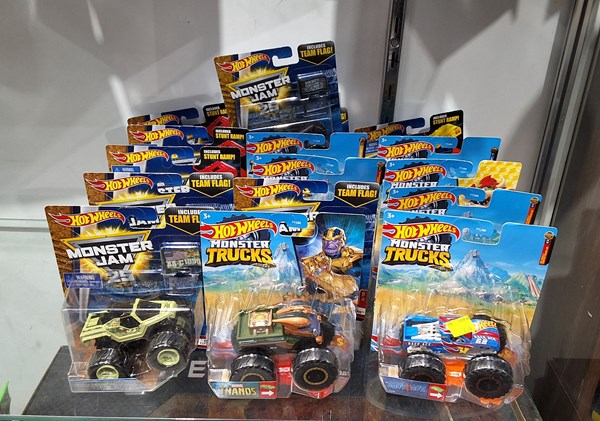 Lot 1483 - HOTWHEELS TRUCKS