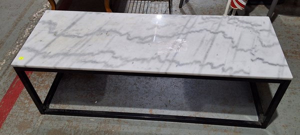 Lot 488 - COFFEE TABLE