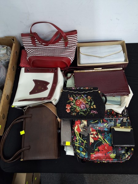 Lot 1538 - LADIES BAGS