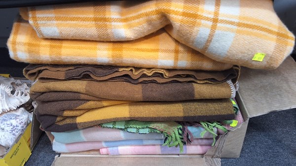 Lot 1543 - BLANKETS