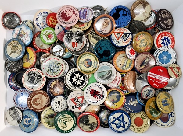 Lot 1097 - QUANTITY OF BADGES