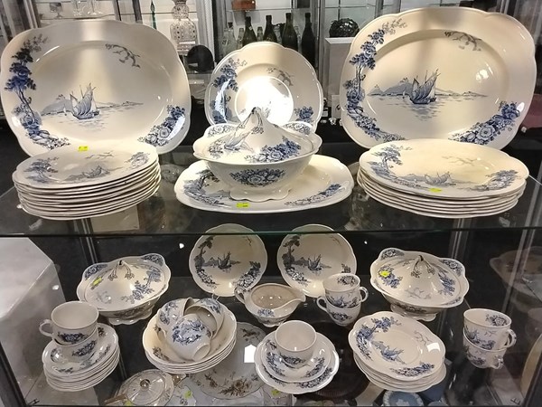 Lot 1245 - DINNER SERVICE