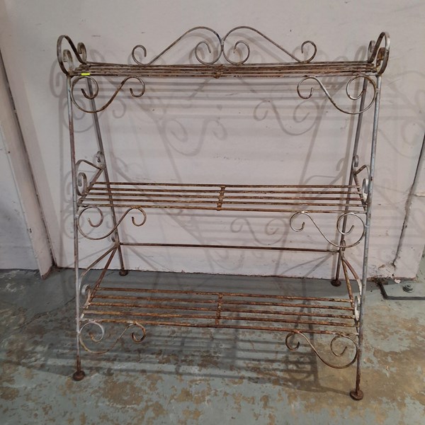 Lot 304 - PLANT STAND