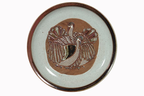 Lot 72 - POTTERY CHARGER