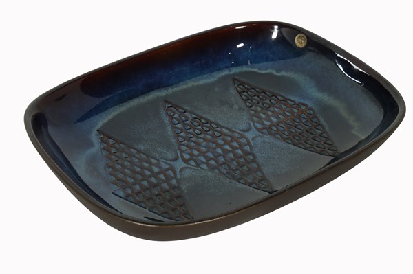 Lot 11 - SOHOLM POTTERY DISH