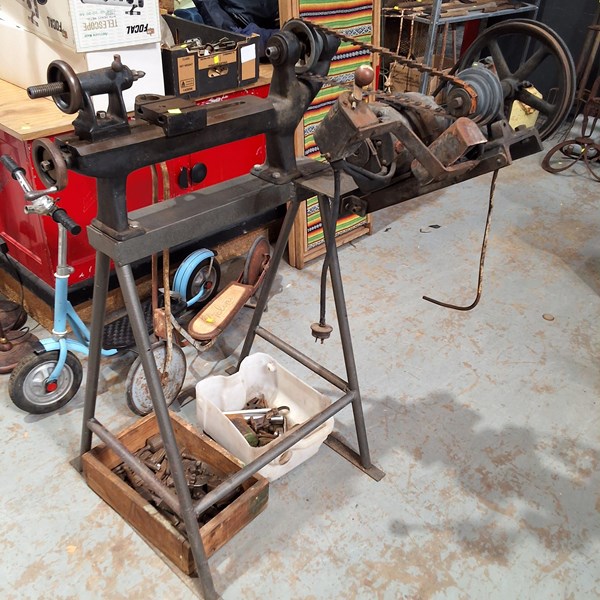Lot 267 - METAL LATHE