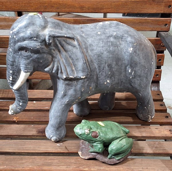 Lot 427 - GARDEN STATUES
