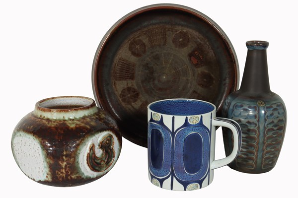 Lot 77 - SCANDINAVIAN POTTERY
