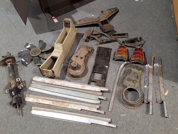 Lot 359 - HOLDEN PARTS
