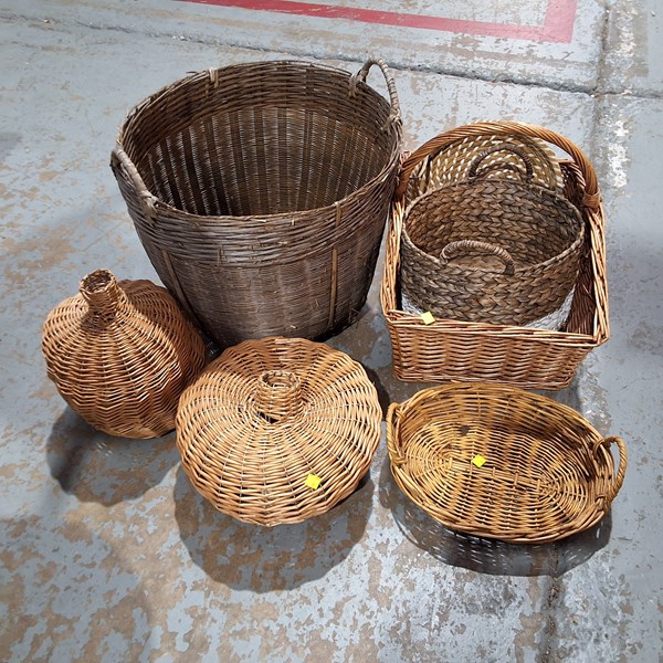 Lot 312 - CANEWARES