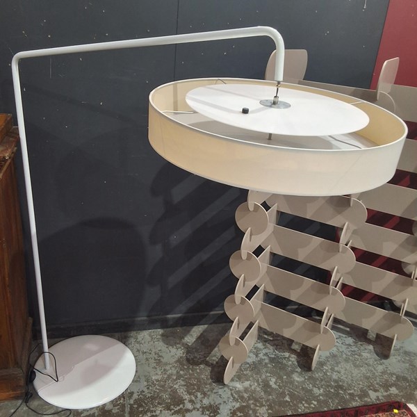 Lot 219 - FLOOR LAMP