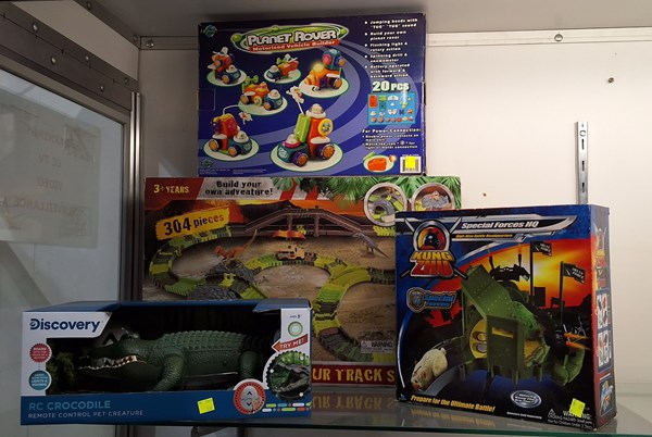 Lot 1398 - CHILDREN'S TOYS
