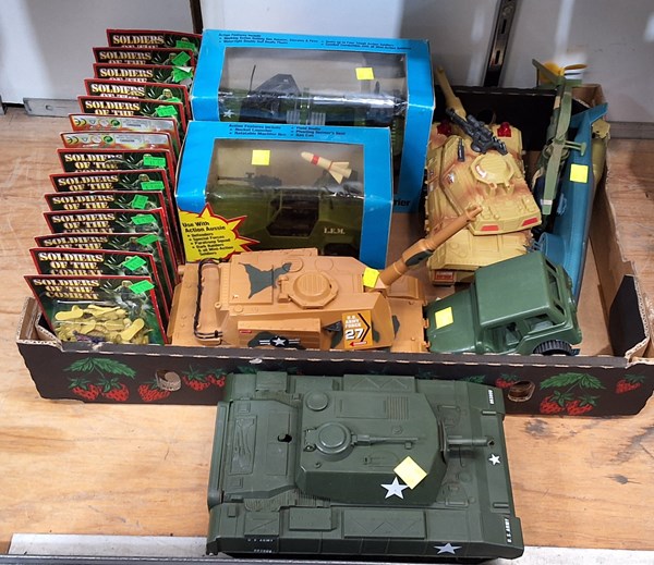 Lot 1408 - MILITARY TOYS