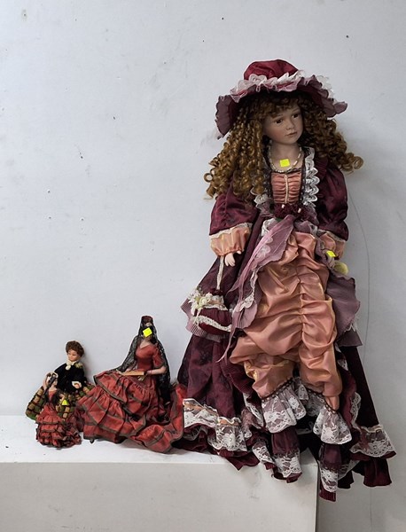 Lot 1461 - VINTAGE DOLLS