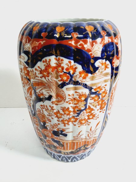 Lot 1115 - IMARI VASE