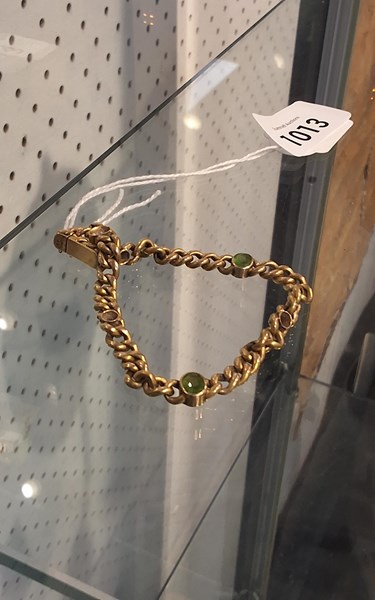 Lot 1013 - GOLD BRACELET
