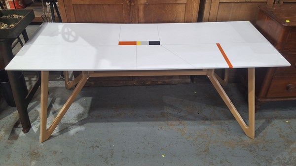 Lot 403 - DINING TABLE