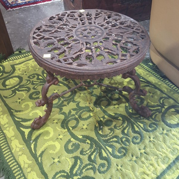 Lot 76 - TABLE