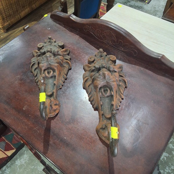 Lot 140 - COAT HOOKS