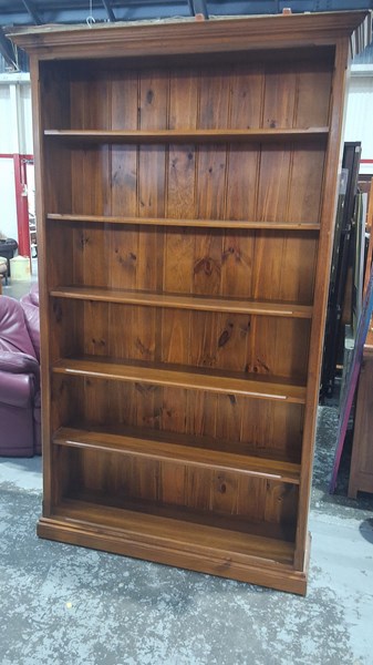 Lot 95 - BOOKSHELF