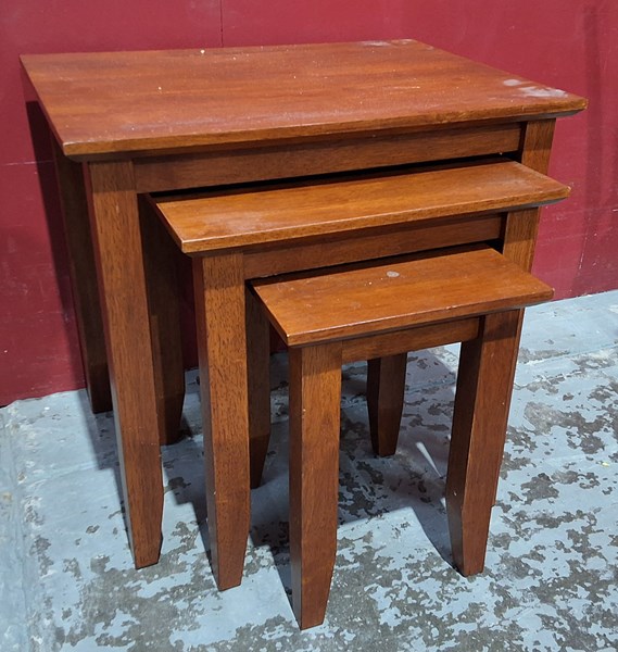 Lot 129 - NEST OF TABLES
